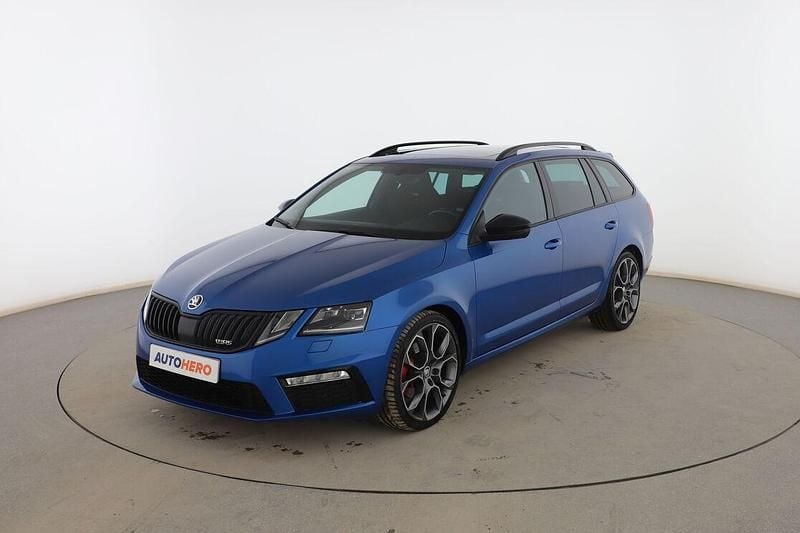 Usado Skoda Octavia RS 185 CV (136 kW) 2018 Azul Familiar