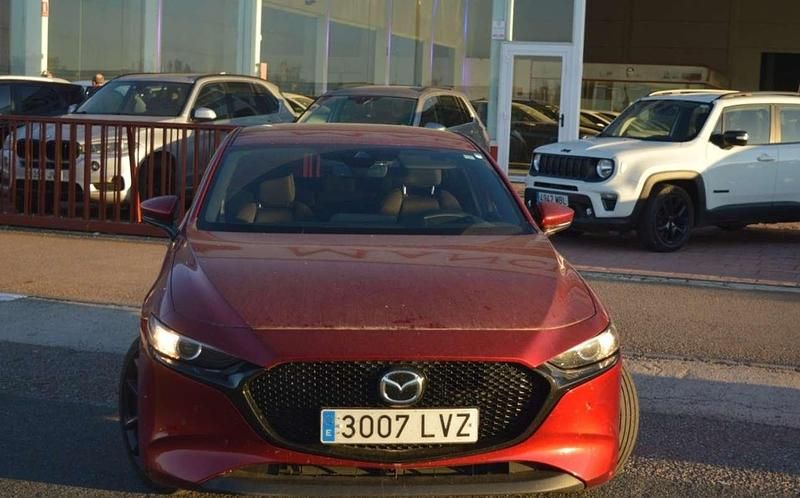 Usado Mazda 3 186 CV (136 kW) 2022 Rojo Utilitario