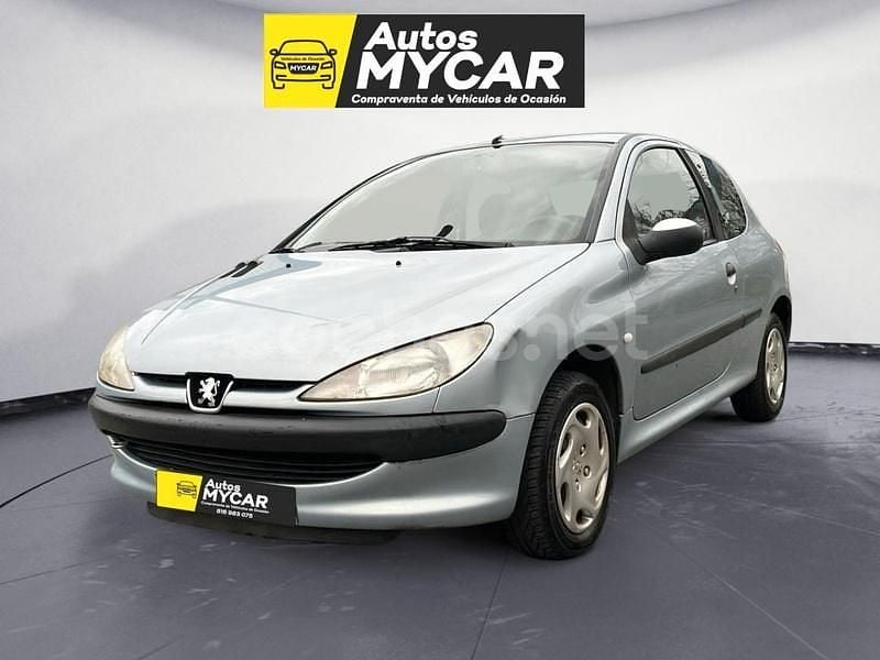 Gris / plata Usado 2001 Peugeot 206 Berlina | 2990 € (Un poco caro) - Imagen 1/4