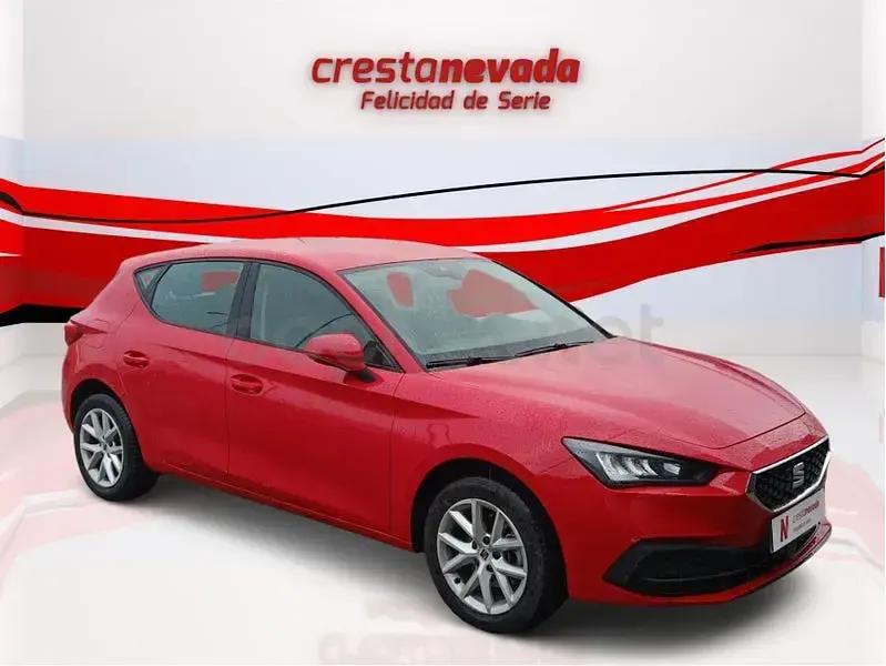 Usado Seat Leon Style 110 CV (80 kW) 2022 Rojo Berlina