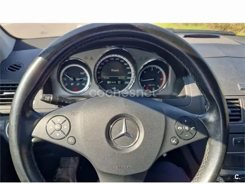 Usado Mercedes C250 Avantgarde 204 CV (150 kW) 2010 Gris / plata Familiar