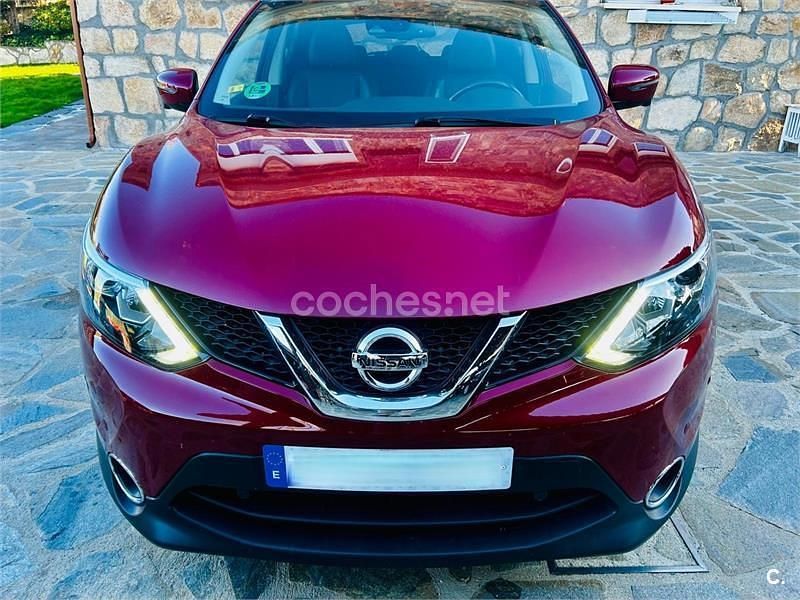 Granate Usado 2016 Nissan Qashqai Tekna SUV | 17.799 € (Caro) - Imagen 1/4