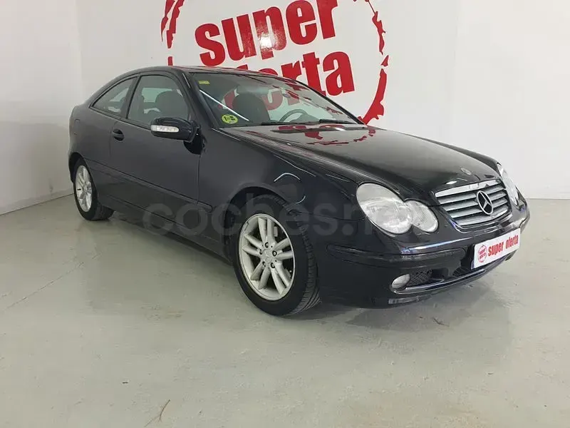 Usado Mercedes C180 143 CV (105 kW) 2003 Negro Berlina
