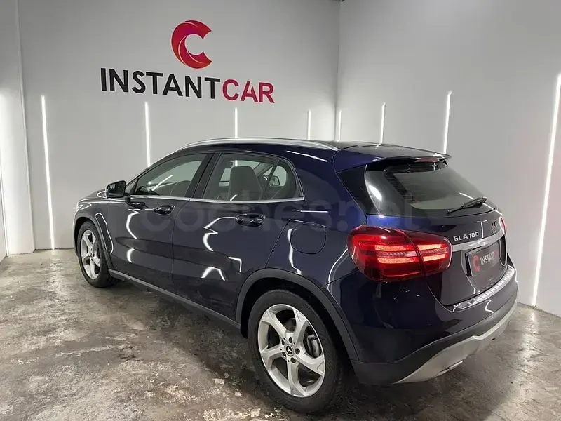 Usado Mercedes GLA180 122 CV (89 kW) 2019 Azul SUV