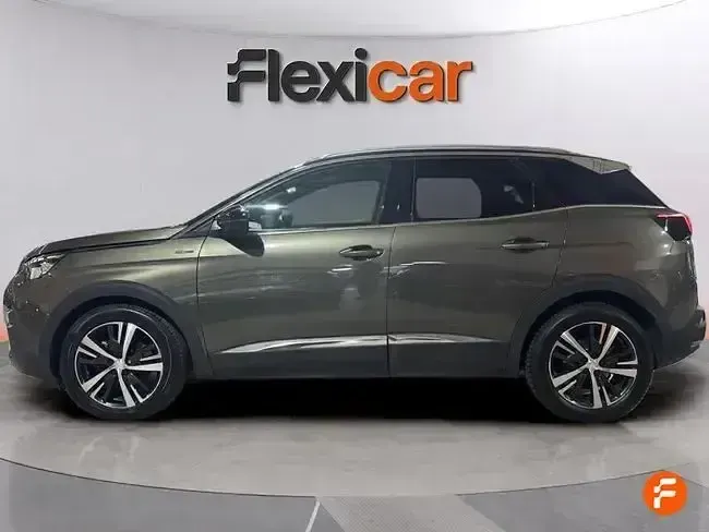 Usado Peugeot 3008 GT-line 130 CV (95 kW) 2019 Verde SUV
