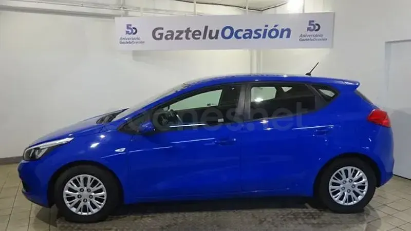 Usado Kia Ceed GT 90 CV (66 kW) 2014 Azul Berlina