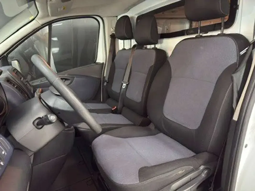 Usado Opel Vivaro Expression 116 CV (85 kW) 2015 Blanco Monovolumen
