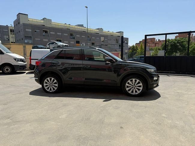 Usado VW T-Roc Advance 150 CV (110 kW) 2022 Gris SUV
