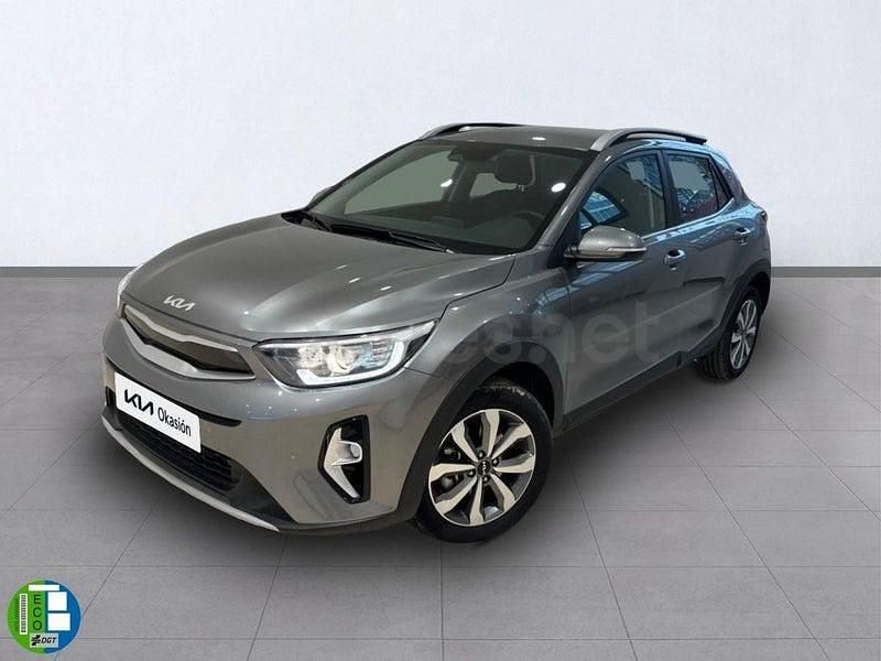 Gris / plata Usado 2024 Kia Stonic SUV | 20.900 € (Caro) - Imagen 1/4