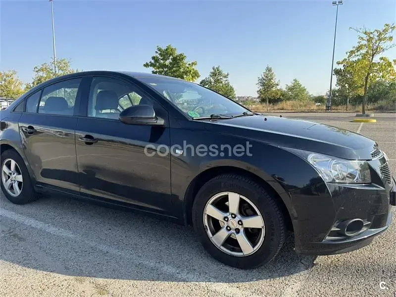 Usado Chevrolet Cruze LS 113 CV (83 kW) 2009 Negro Berlina
