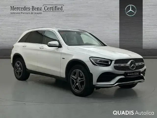 Usado Mercedes GLC300e 320 CV (235 kW) 2021 Blanco polar SUV