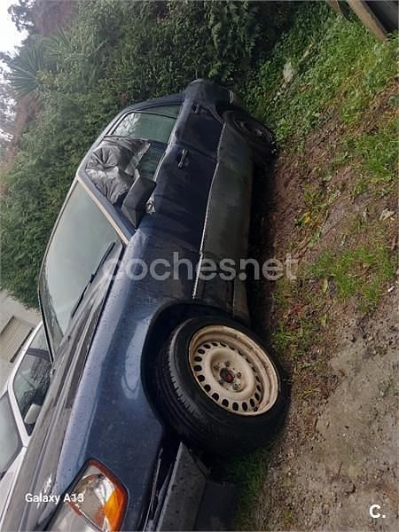 Usado Mercedes 230 132 CV (97 kW) 1991 Azul Coupe