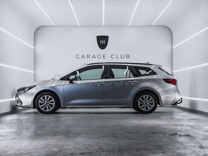 Usado Toyota Corolla Active 140 CV (102 kW) 2024 Gris / plata Familiar