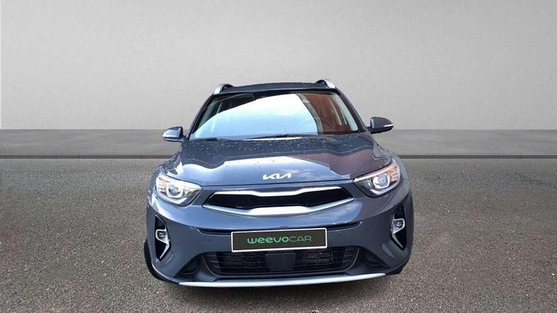 Usado Kia Stonic 84 CV (61 kW) 2023 Gris SUV