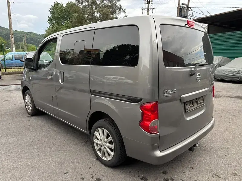 Usado Nissan Evalia 110 CV (80 kW) 2016 Gris / plata Monovolumen