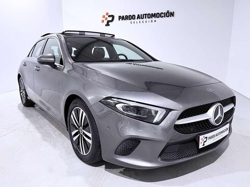 Usado Mercedes A180 Business 116 CV (85 kW) 2020 Gris Utilitario