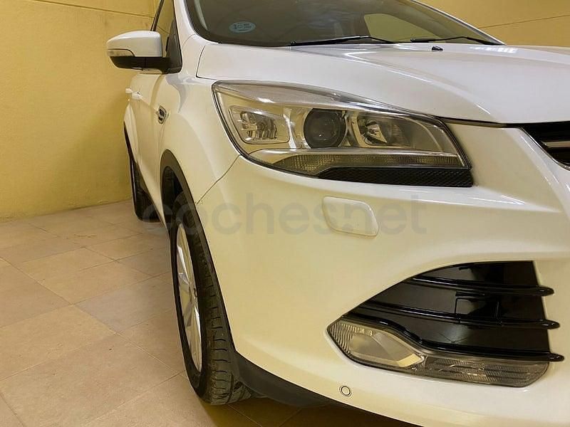 Usado Ford Kuga Titanium 120 CV (88 kW) 2016 Blanco SUV