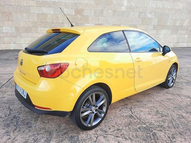 Usado Seat Ibiza SC 105 CV (77 kW) 2009 Amarillo Utilitario