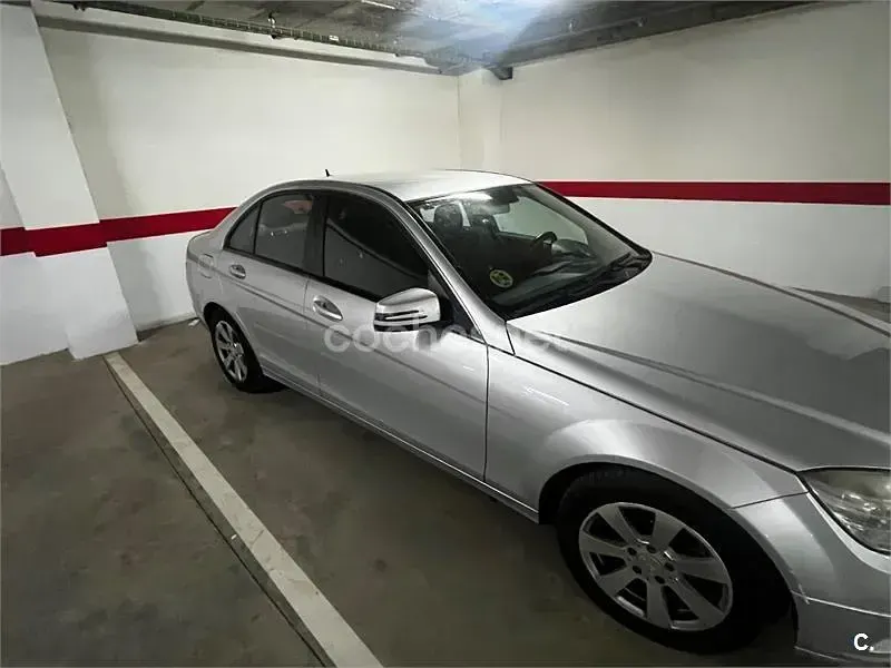 Usado Mercedes C220 Elegance 170 CV (125 kW) 2009 Gris / plata Berlina