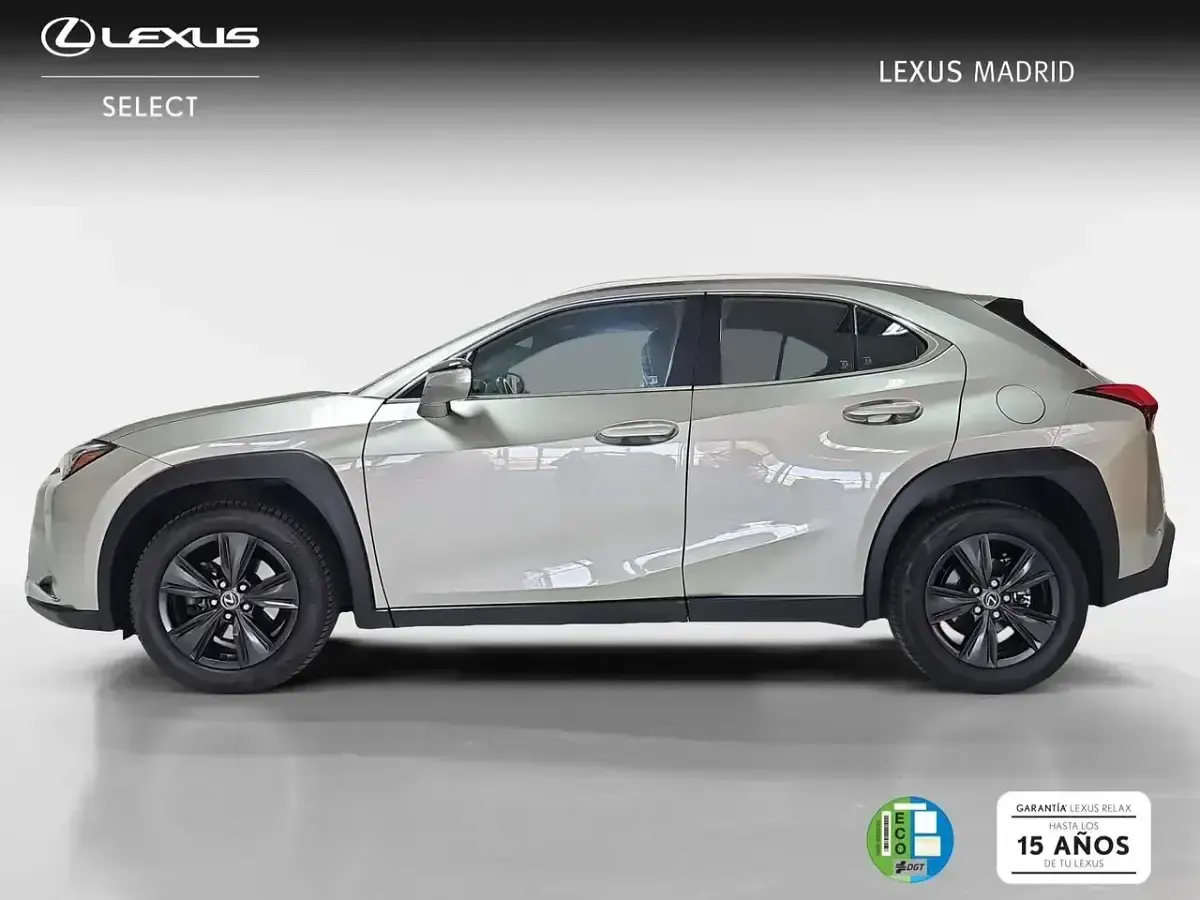 Usado Lexus UX Business Edition 184 CV (135 kW) 2022 Gris / plata SUV