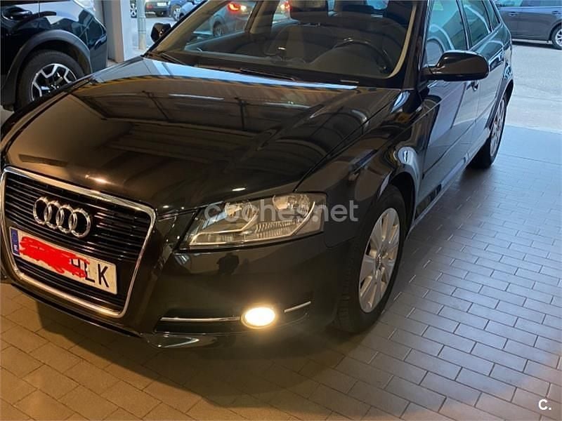 Usado Audi A3 Ambition 105 HP (77 kW) 2012 Preto Citadino