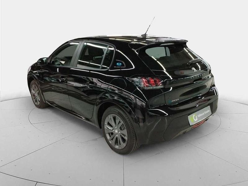 Usado Peugeot e-208 Active 100 kW (136 CV) 2024 Negro Utilitario