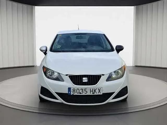 Usado Seat Ibiza Reference 90 HP (66 kW) 2012 Branco Sedan