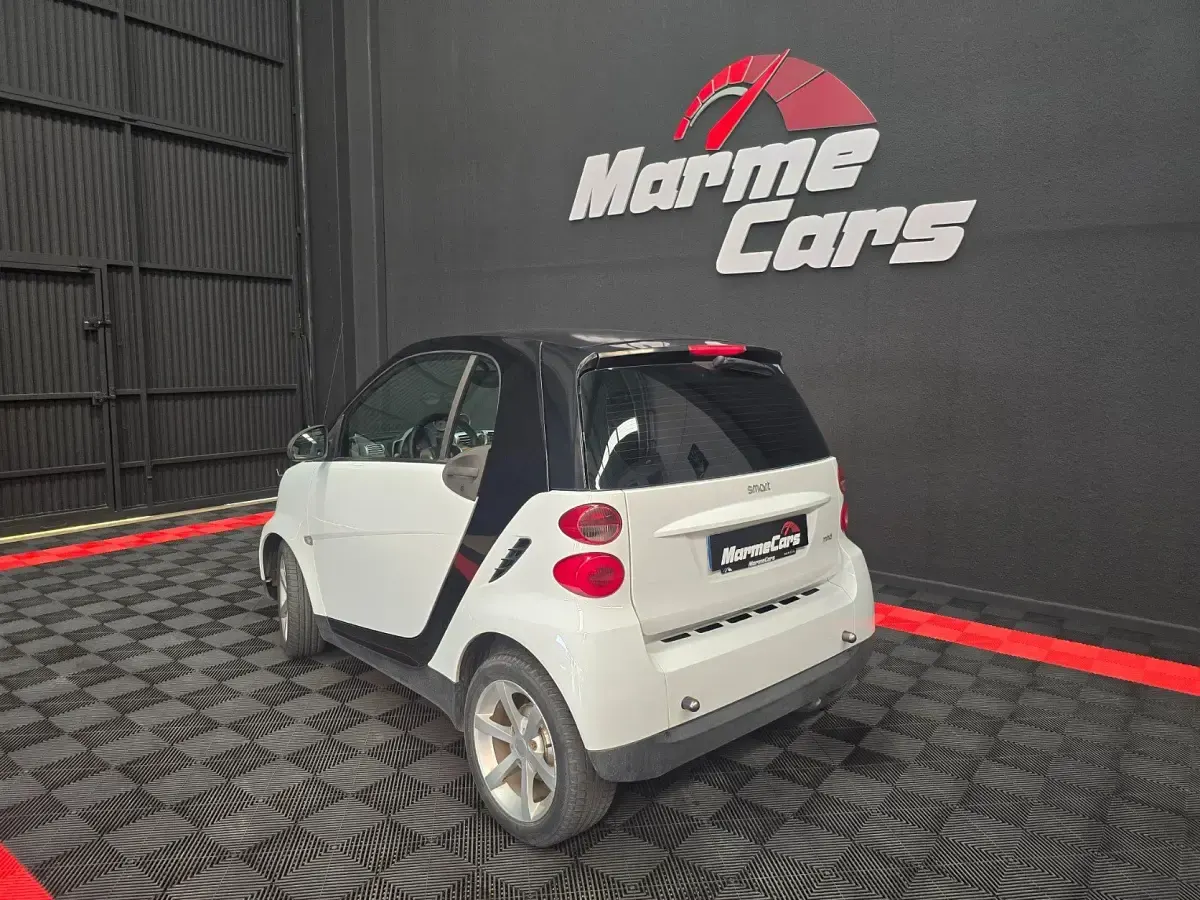 Usado Smart ForTwo Coupé Passion 71 CV (52 kW) 2008 Blanco Coupe
