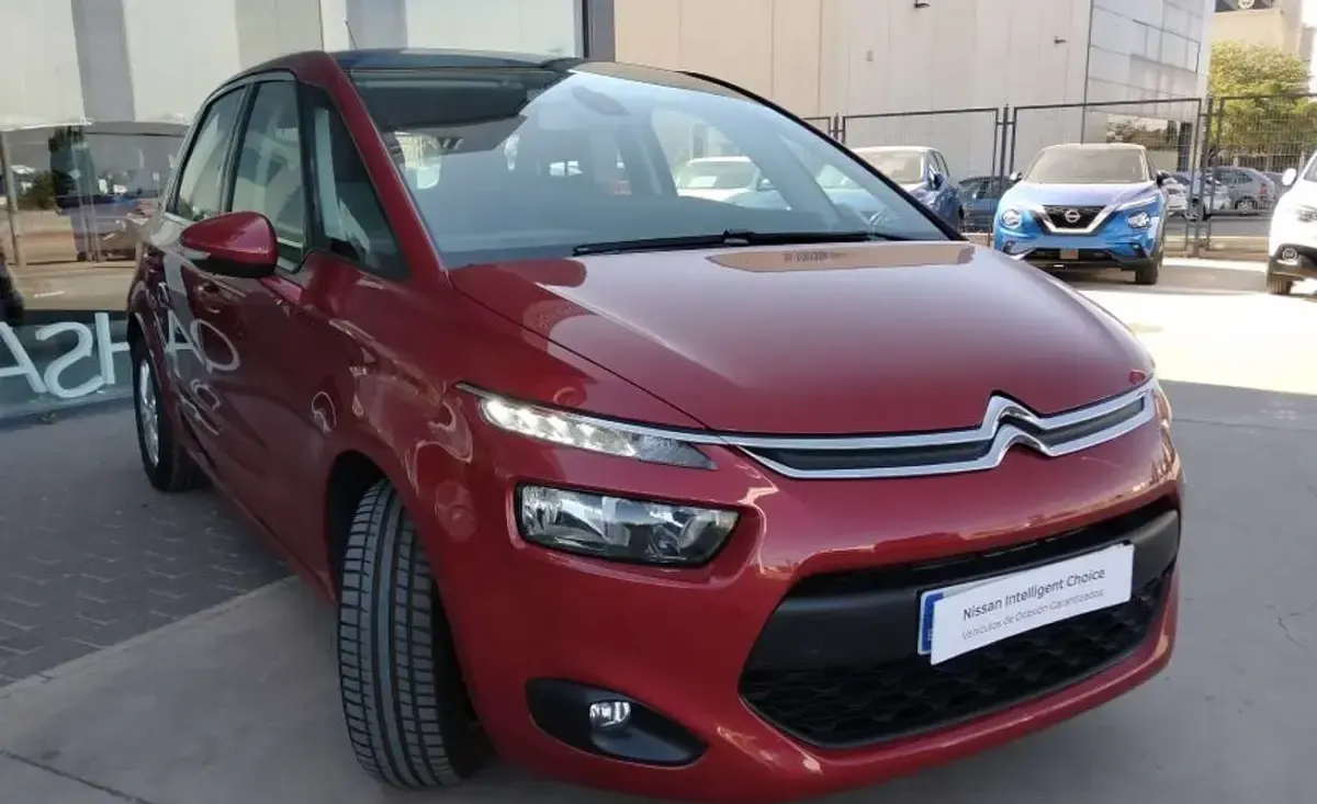 Usado Citroën C4 Exclusive 131 CV (96 kW) 2015 Rojo Utilitario