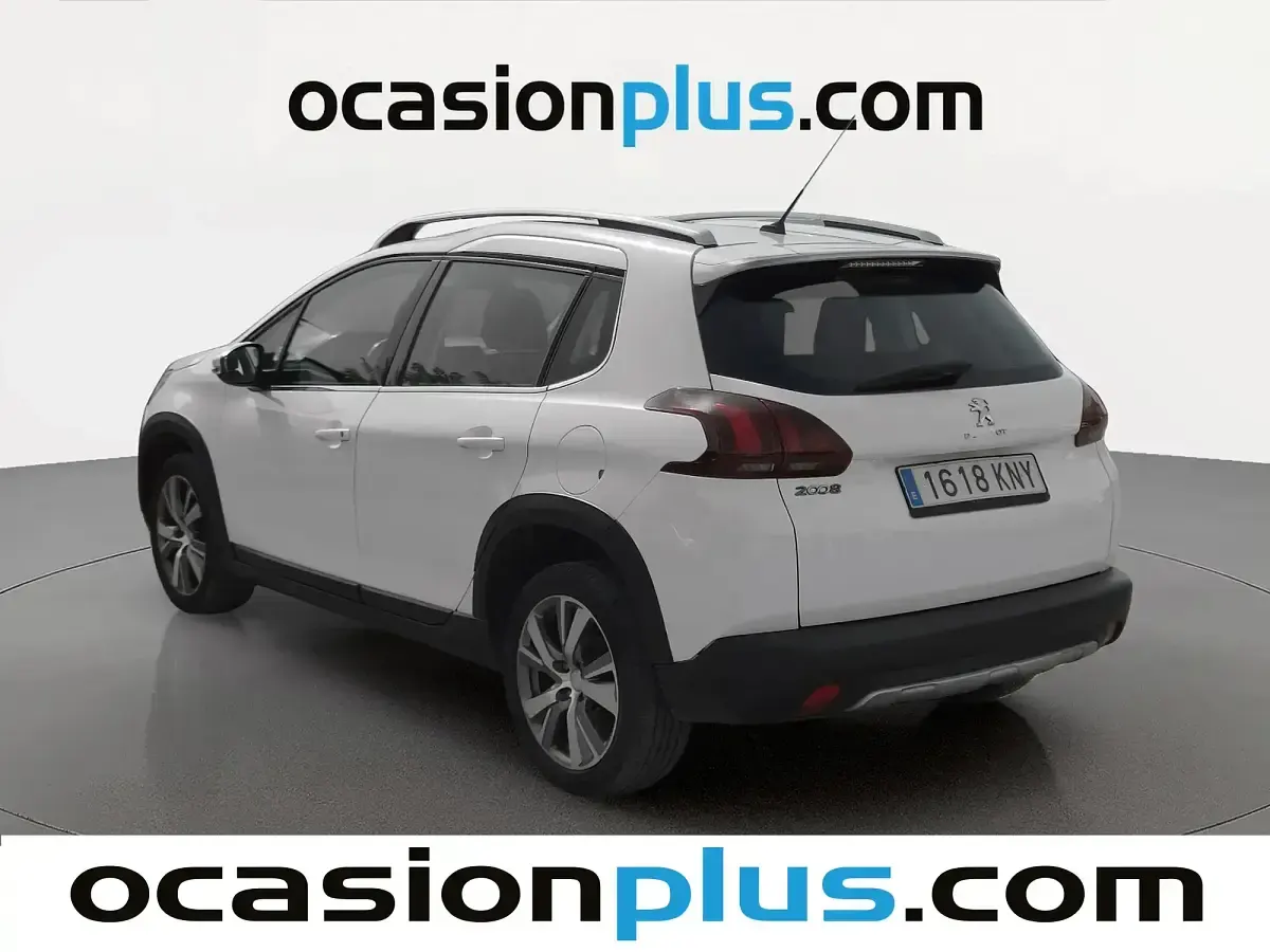 Usado Peugeot 2008 Allure 100 CV (73 kW) 2018 Blanco SUV