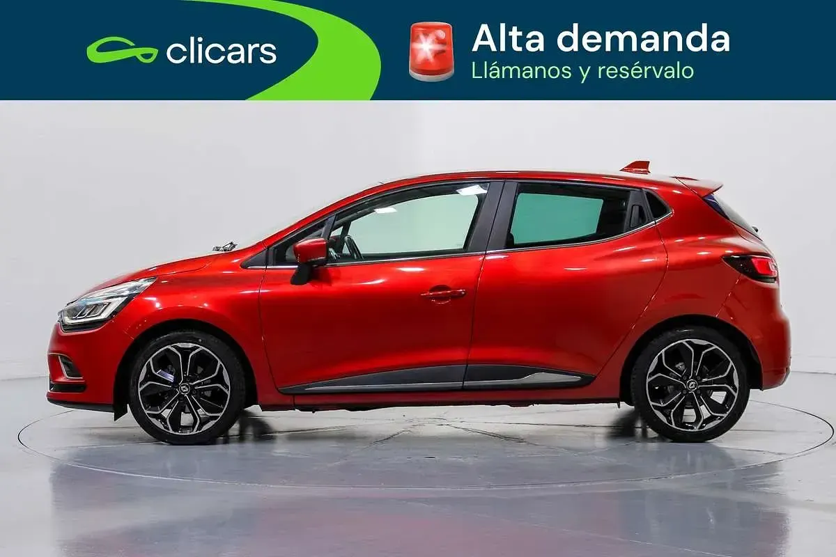 Usado Renault Clio Zen 90 CV (66 kW) 2018 Rojo Utilitario