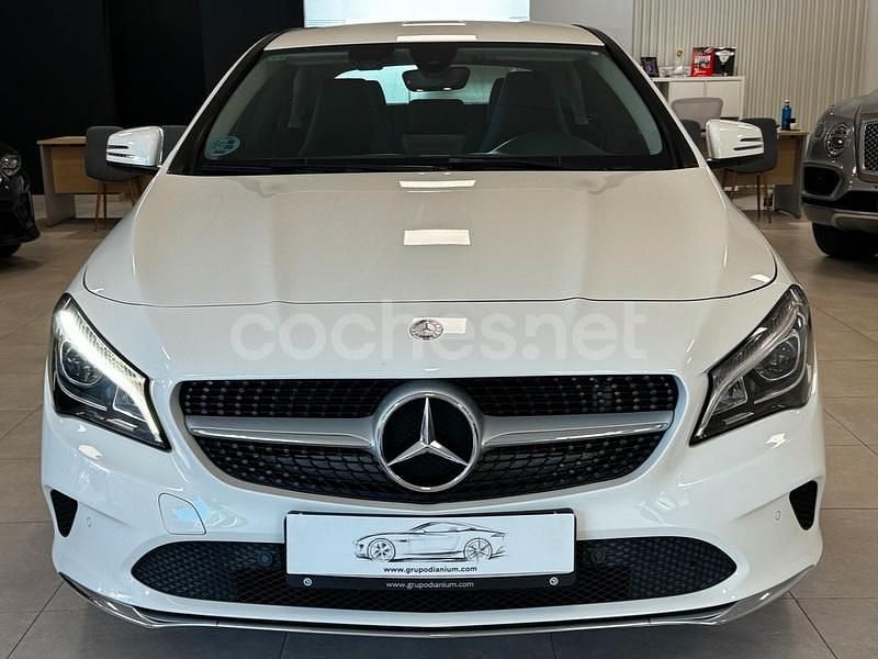 Usado Mercedes CLA200 Urban 156 HP (114 kW) 2016 Branco Sedan