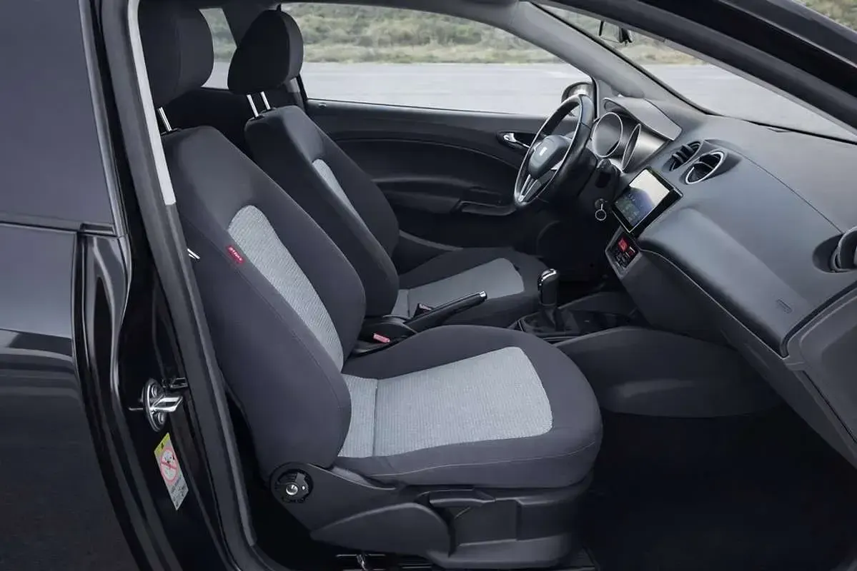 Usado Seat Ibiza Sport 101 CV (74 kW) 2009 Negro Berlina