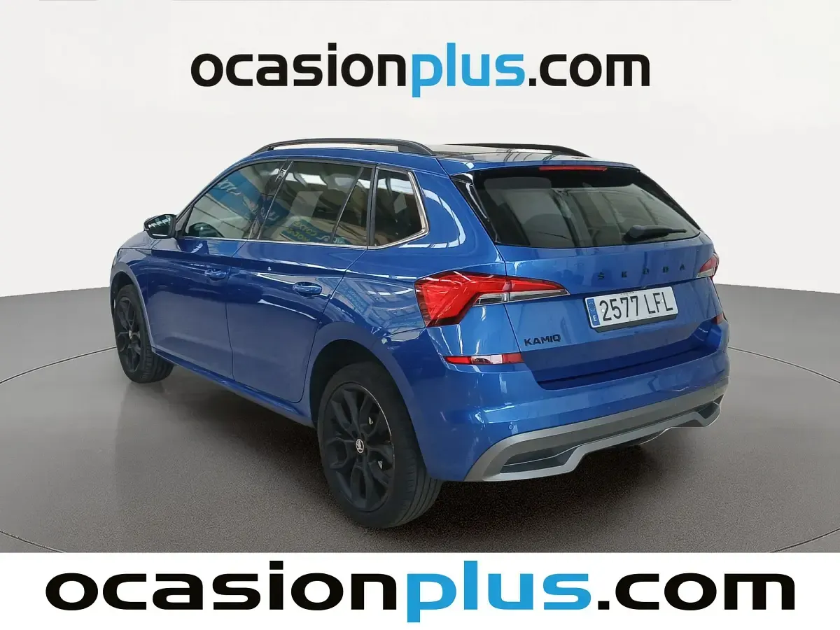 Usado Skoda Kamiq Sport 116 CV (85 kW) 2020 Azul SUV