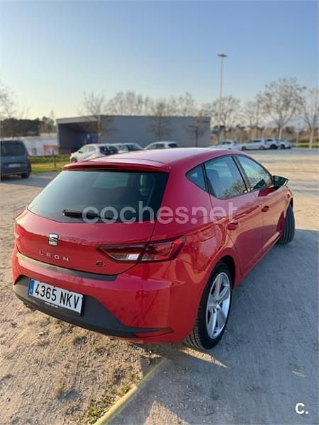Usado Seat Leon FR 125 CV (91 kW) 2014 Rojo Berlina
