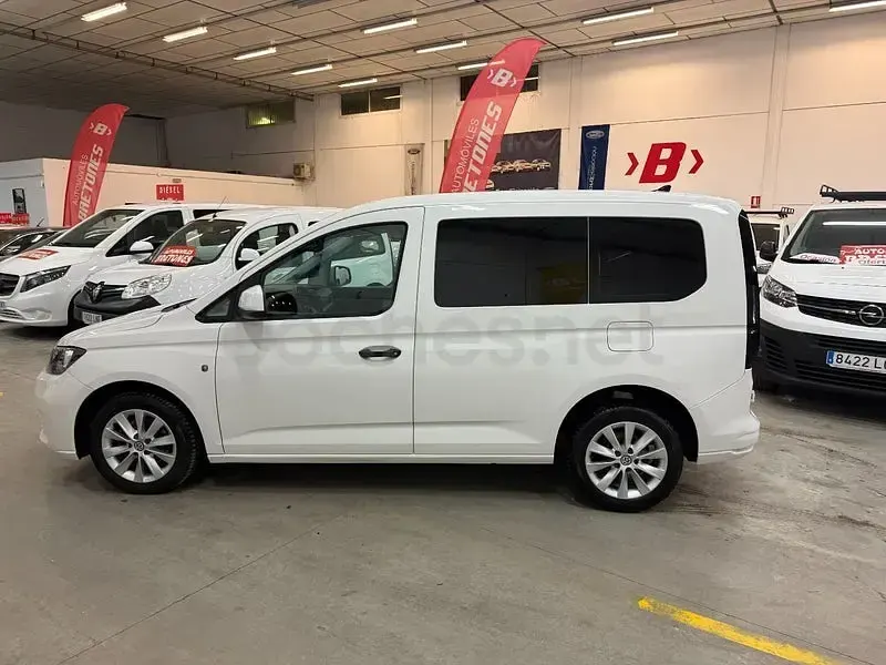 Usado VW Caddy 102 CV (75 kW) 2021 Beige Monovolumen