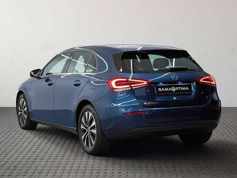 Usado Mercedes A220 163 CV (119 kW) 2021 Azul Berlina