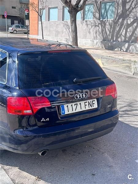 Usado Audi A4 130 CV (95 kW) 2007 Azul Familiar