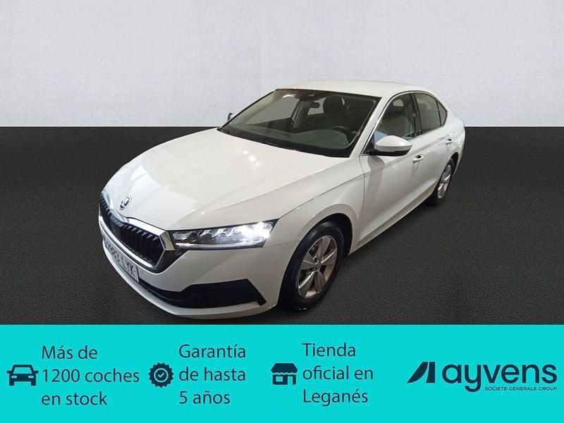 Blanco Usado 2022 Skoda Octavia Ambition Berlina | 17.100 € (Super precio) - Imagen 1/4