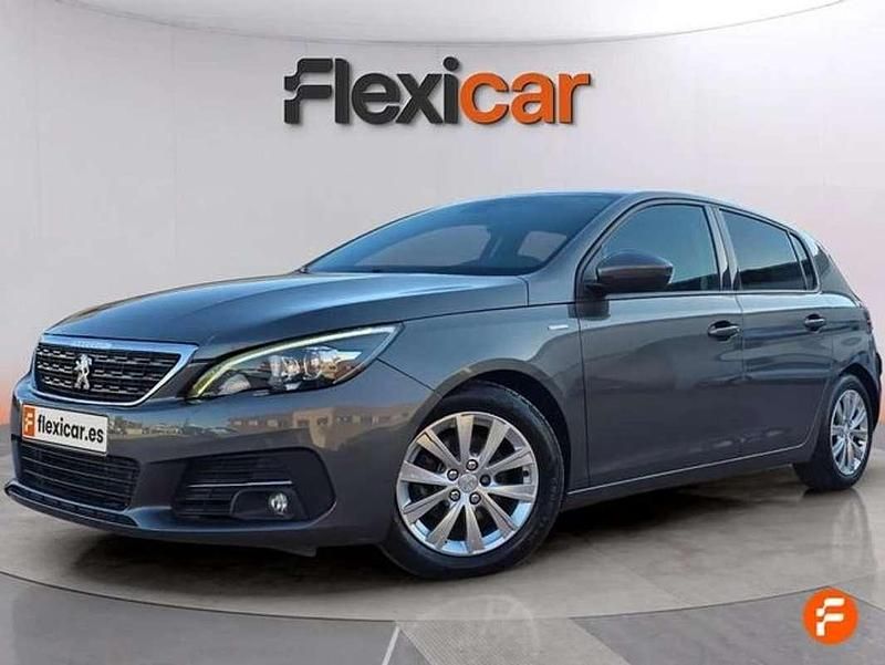 Usado Peugeot 308 Style 131 CV (96 kW) 2020 Gris Utilitario
