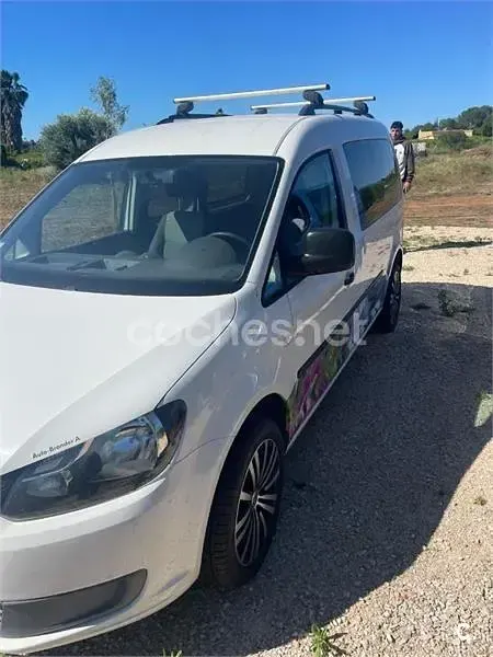 Usado VW Caddy Comfortline 102 CV (75 kW) 2011 Blanco Monovolumen