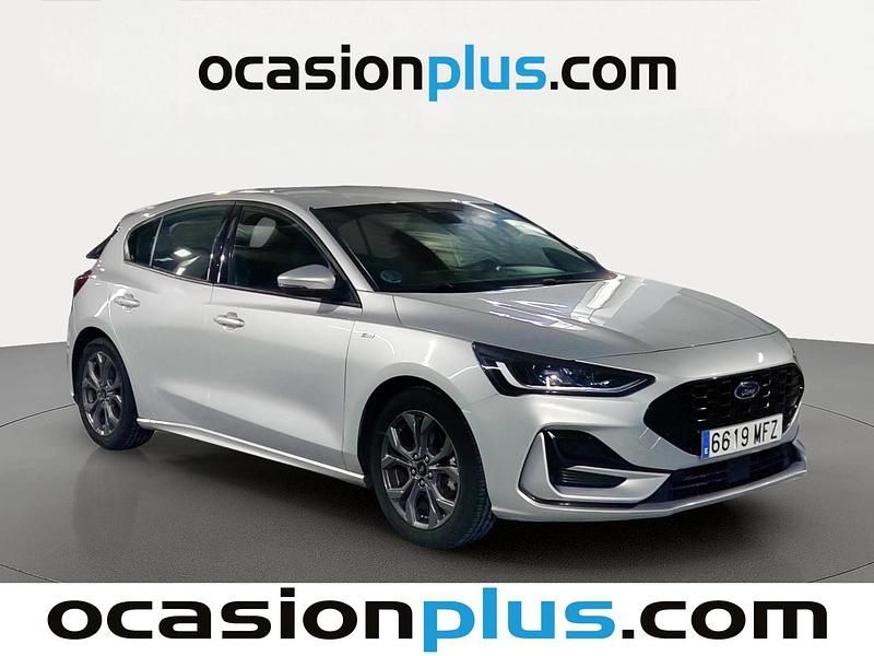 Usado Ford Focus ST-Line 125 CV (91 kW) 2023 Gris plata Utilitario