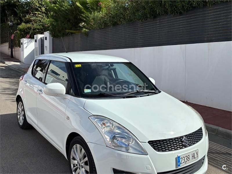 Blanco Usado 2012 Suzuki Swift GLX Berlina | 6999 € (Precio justo) - Imagen 1/4