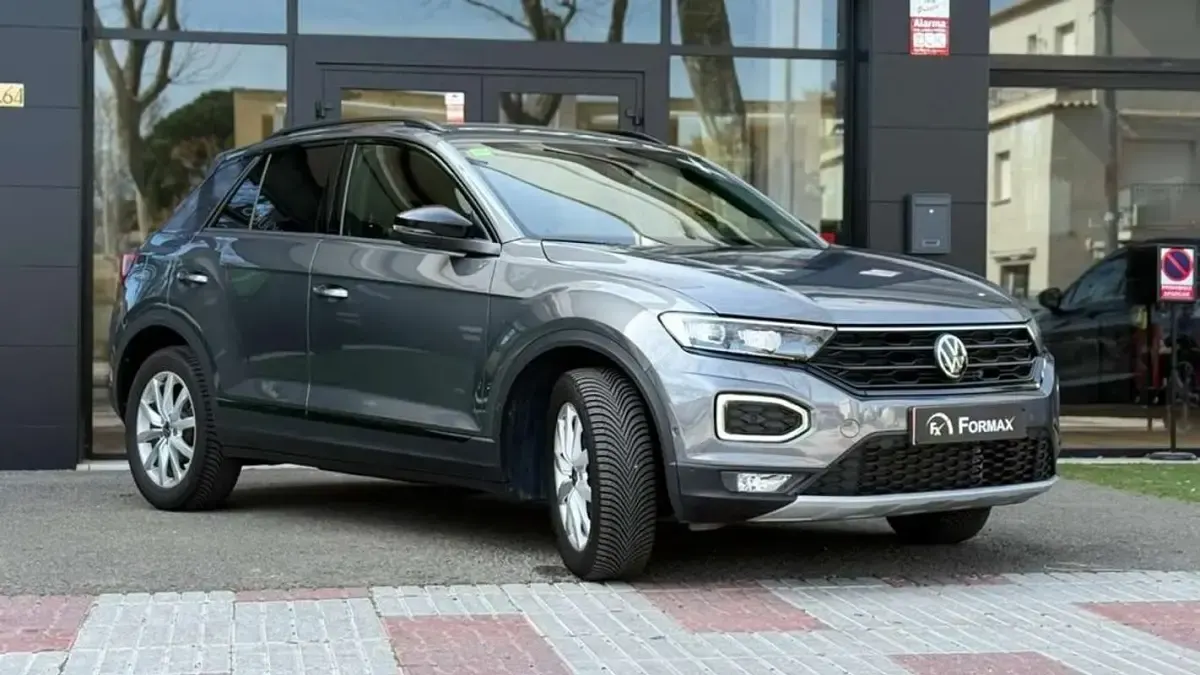 Usado VW T-Roc Sport 150 CV (110 kW) 2022 Gris SUV