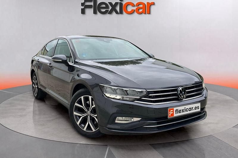 Gris Usado 2021 VW Passat Executive Berlina | 20.090 € (Precio justo) - Imagen 1/4