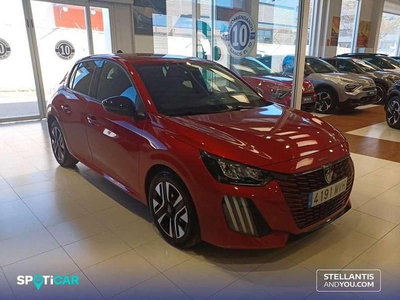 Usado Peugeot 208 Allure 102 CV (75 kW) 2024 Rojo Utilitario