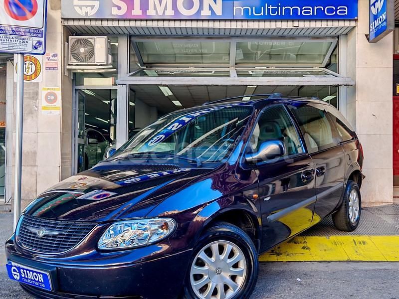 Negro Usado 2003 Chrysler Voyager Monovolumen | 3490 € (Precio justo) - Imagen 1/4