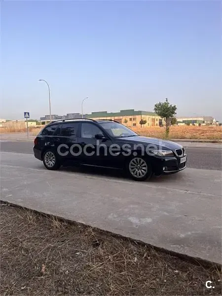 Usado BMW 318 143 CV (105 kW) 2009 Negro Familiar