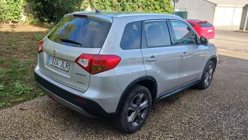 Usado Suzuki Vitara 120 CV (88 kW) 2016 Gris SUV