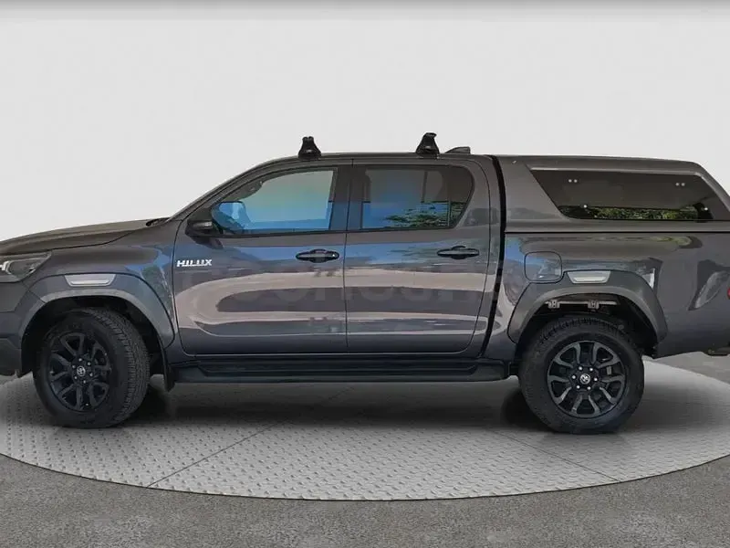 Usado Toyota HiLux 204 CV (150 kW) 2022 Gris / plata Pickup/Camioneta